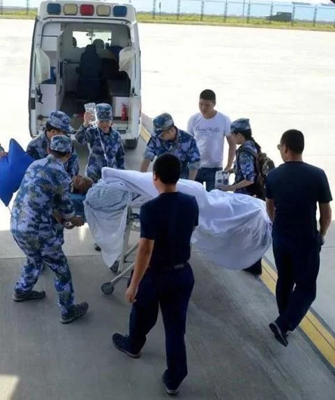南沙一渔民突发疾病 海军航空兵战机紧急起飞救援