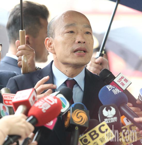 韩国瑜访中联办遭陆委会质疑 反呛:停止酸言酸语