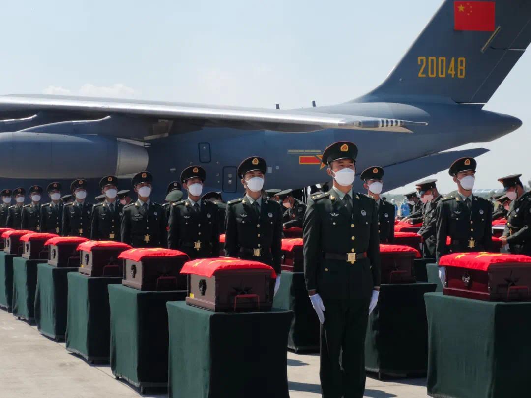 全程破防!不到2小时的航程,他们走了71年