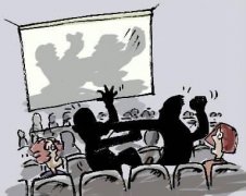 "熊孩子"踢座位引发大人影院斗殴