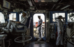 美媒曝中美战舰在南海相遇细节:带着导弹寒暄天气