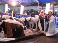 职业哭丧人:买来的哭声