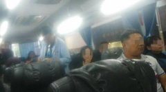 四川游客组团游香港拒购物被关珠宝店 疑遭打头威胁