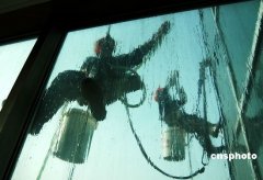 那些在城市里艰难生存的年轻人