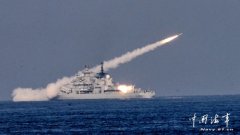 海军:航母编队首次进行实兵实弹演习