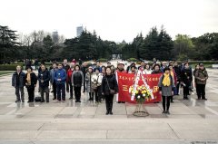 桃花三月带血开,龙华诗篇祭英烈