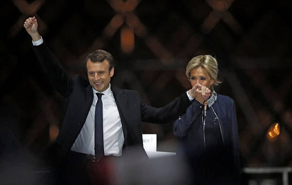 ʱ58գڶͳѡٽǰòǰ˶쵼˰ŦEmmanuel MacronսʤǰϯȡӣMarine Le PenΪ干͹ڰͳȣѾܣµףѡͼΪʱ57գӲＪڰףôѡʤͼӾй 