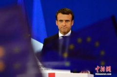 年少得志+传奇婚姻,法国最年轻总统如何炼成?