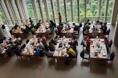 学历继续教育将取消 上班族扎堆赶名校成考末班车