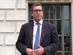 英国政客被拒入港 声称将成立NGO“监察”香港