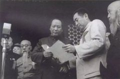 周恩来:人民的“总服务员”