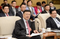 "小巷总理"发言"接地气":信息时代不能抛弃老人