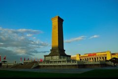 尊崇英雄烈士 守护精神家园