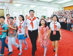 大朋友”习近平这样寄语少年儿童