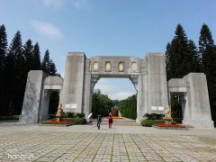 参观广州黄花岗烈士陵园