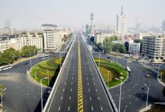 新华社评论员:有了政府“紧日子”就有百姓“好日子”