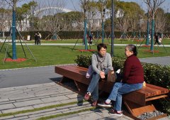 老人见面该聊些什么