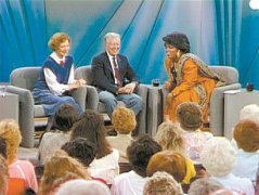 她开了美国“第一夫人”从政先河