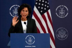 美商务部长要求增加预算:“绝不能让中国赶上”