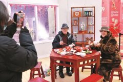 尝年味 逛大世界有看有玩