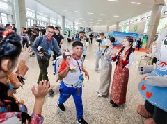 更多外国人在旅途中爱上“更真实的中国”