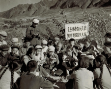 毛泽东为承德朝梁子村题写按语始末