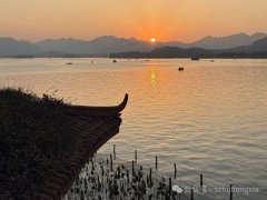 报纸开始变成光阴的故事