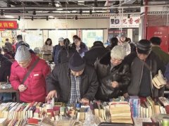 “书虫”淘宝,城隍庙旧书市集重启
